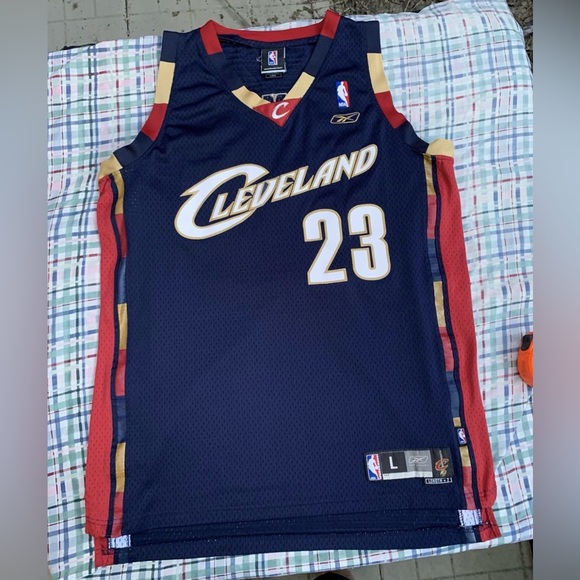 NBA Other - Reebok Cleveland Cavaliers Lebron James NBA Jersey
Size L